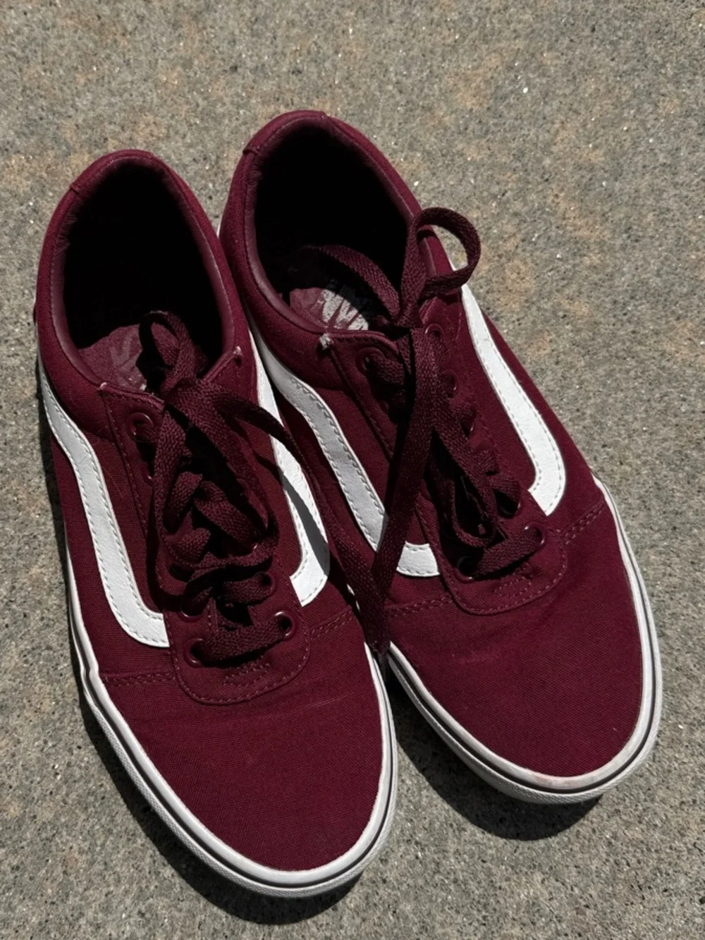 Vans Women's Maroon and White Low-Top Sneakers